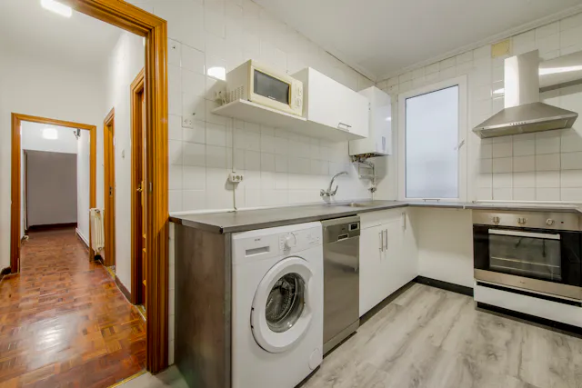 Private room in Calle de Nieremberg, Madrid (1519461) room image 40