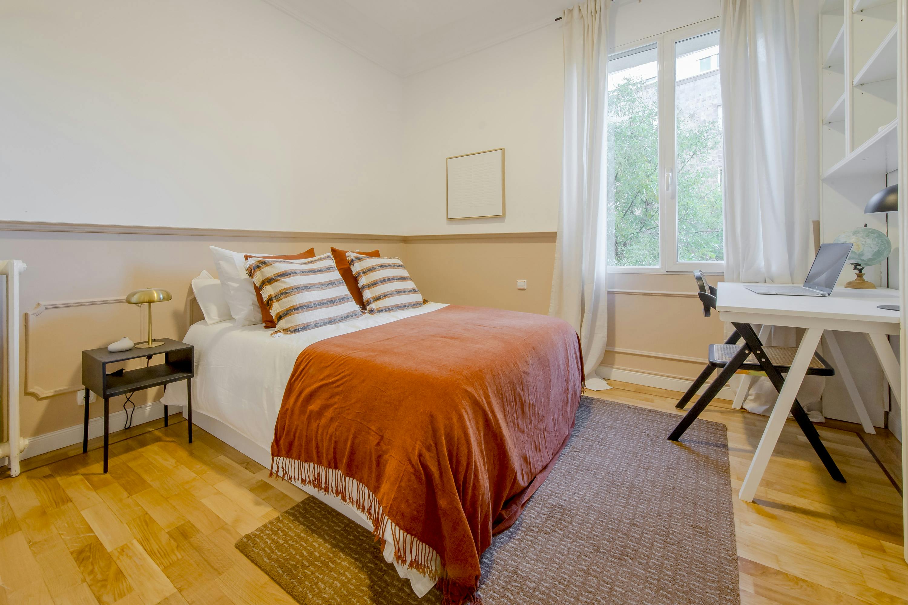 Calle de Fernán González, Madrid preview