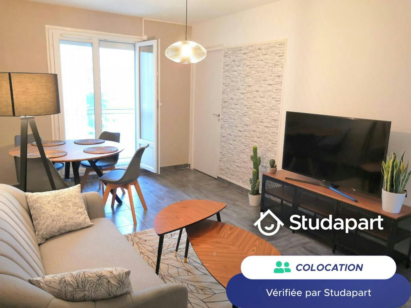 Chambre privée à louer pour 380 €/mois à Troyes, Avenue Pierre Brossolette