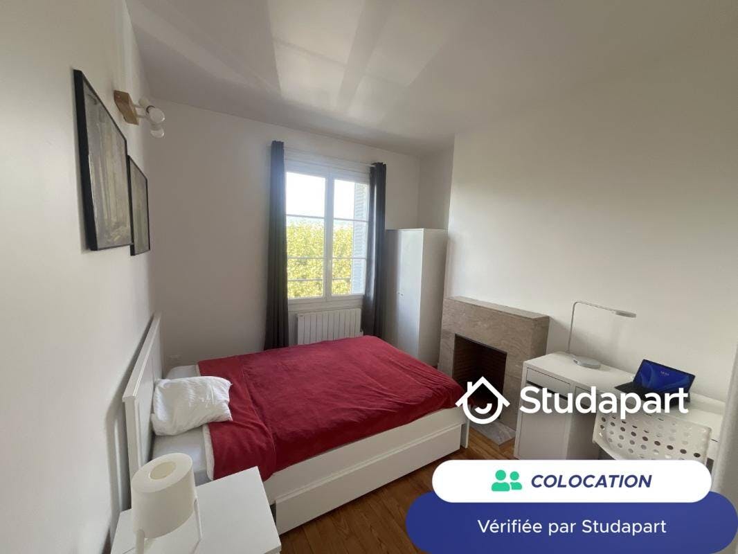 Отдельная комната сдается в аренду за 440 € в месяц в Compiègne, Place de la Gare