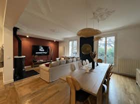 Отдельная комната сдается в аренду за 850 € в месяц в Choisy-le-Roi, Avenue Marcel David