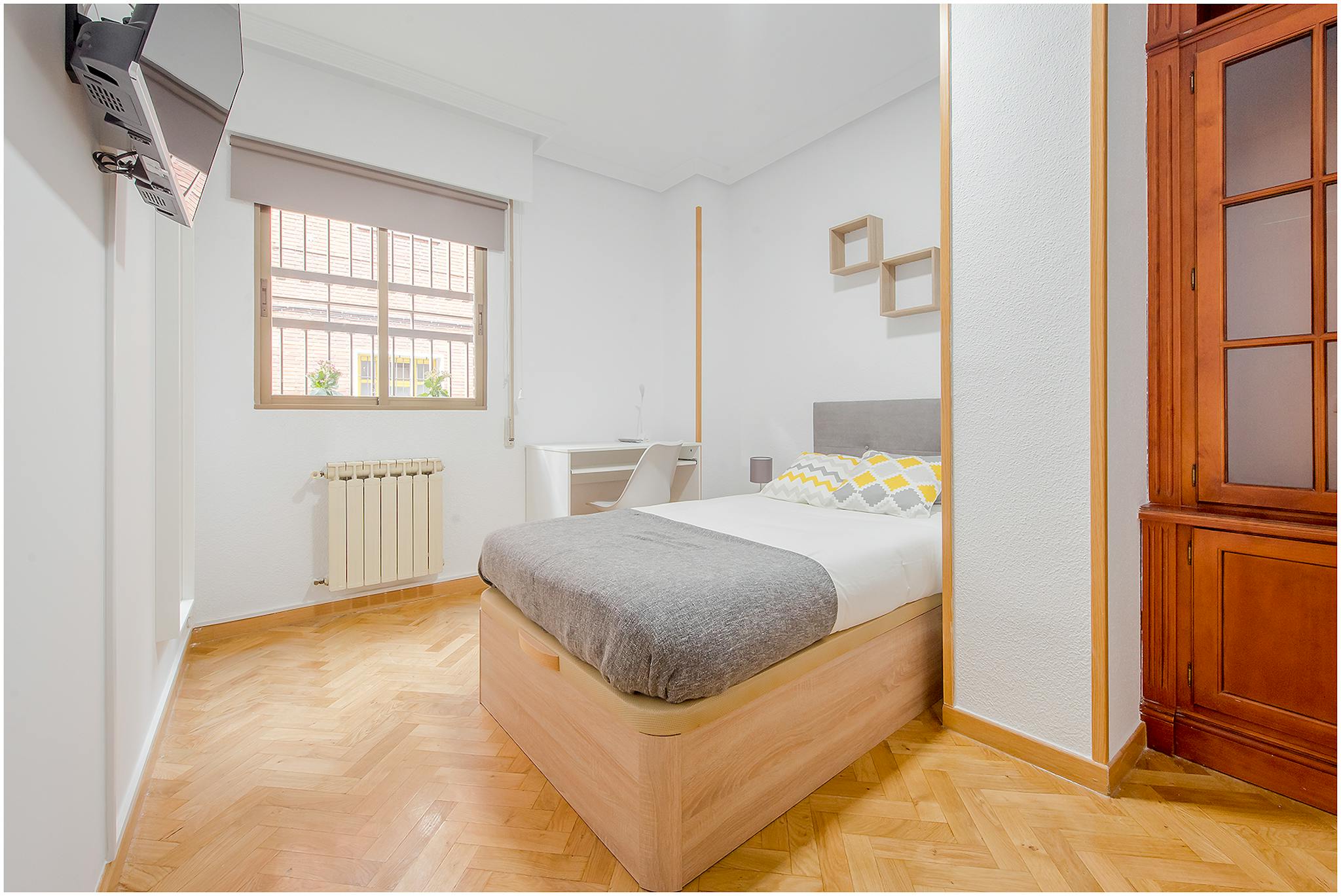 Calle de Amorós, Madrid preview