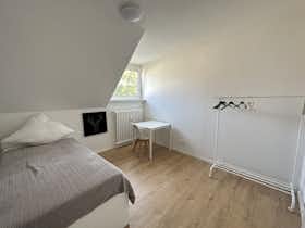 Private room for rent for €700 per month in Düsseldorf, Herzogstraße