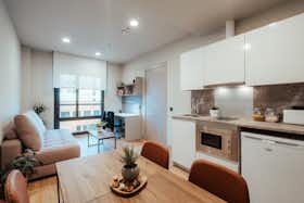 公寓 正在以 €1,580 的月租出租，其位于 Barcelona, Carrer de Puigcerdà