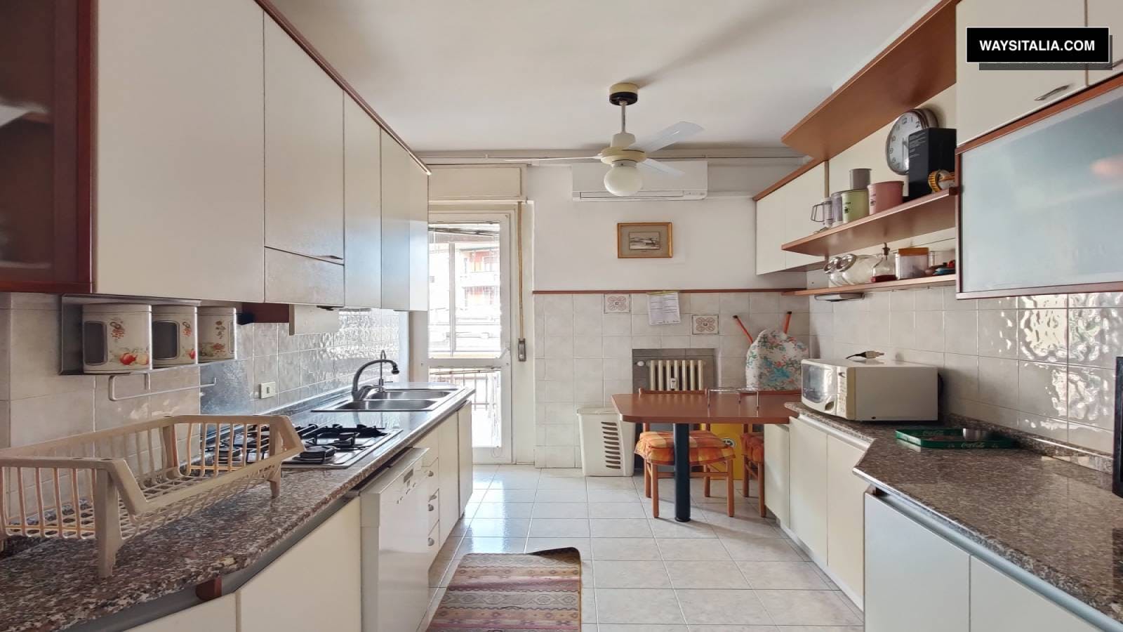Apartment Milan, 4 beds, 17m² — photo 3