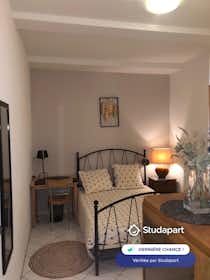 Appartamento in affitto a 749 € al mese a Dijon, Rue Sainte-Anne