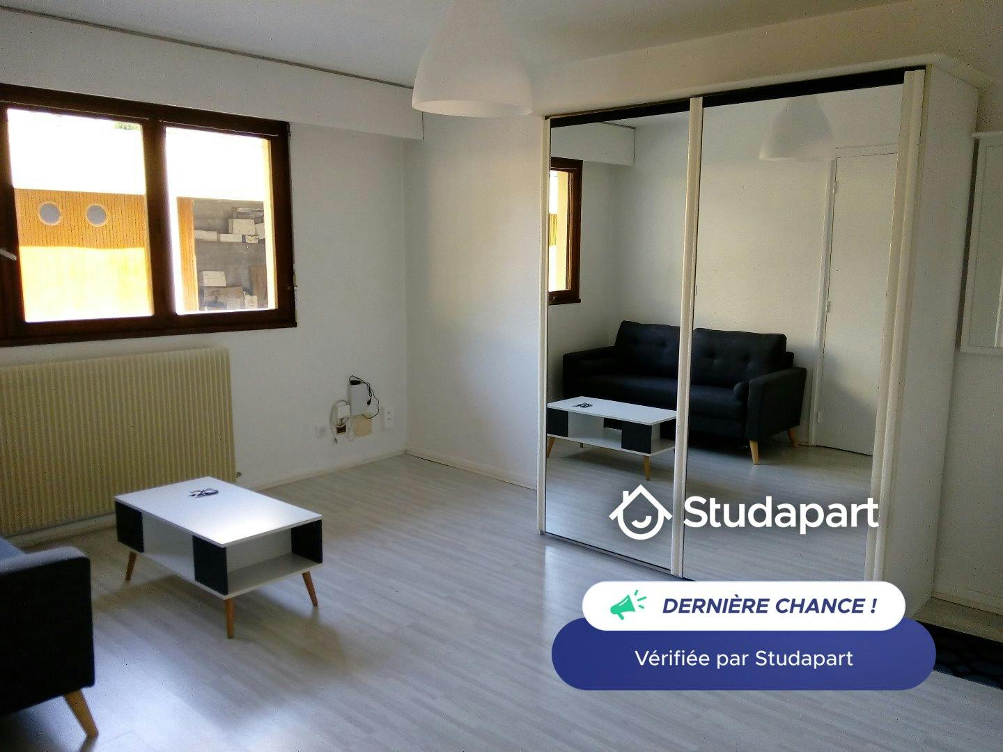 Appartement te huur voor € 420 per maand in Pau, Rue Devéria