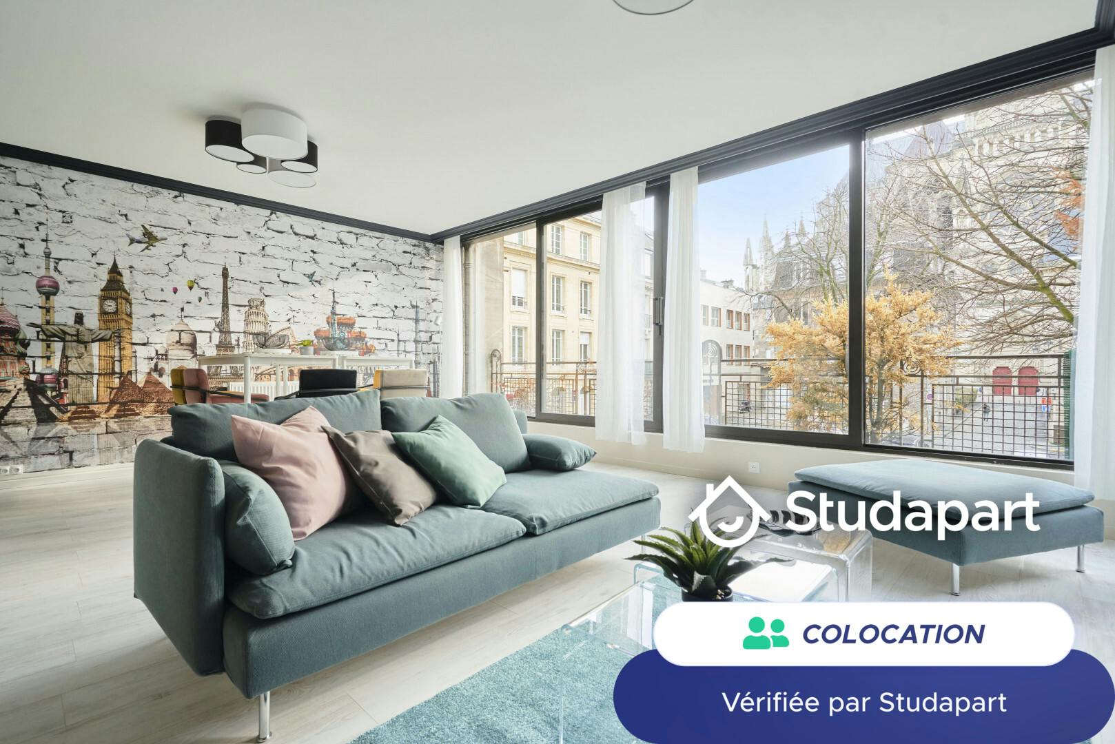 Private room for rent for €535 per month in Reims, Place du Chapitre