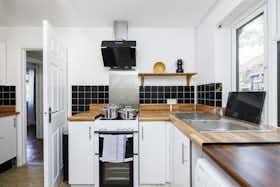 Apartamento en alquiler por 2970 GBP al mes en Croydon, Addiscombe Road