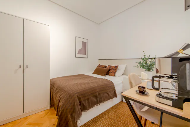 Private room in Avenida Felipe II, Madrid (1520580) room image 1