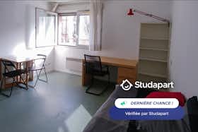 Apartment for rent for €419 per month in Dijon, Rue Devosge