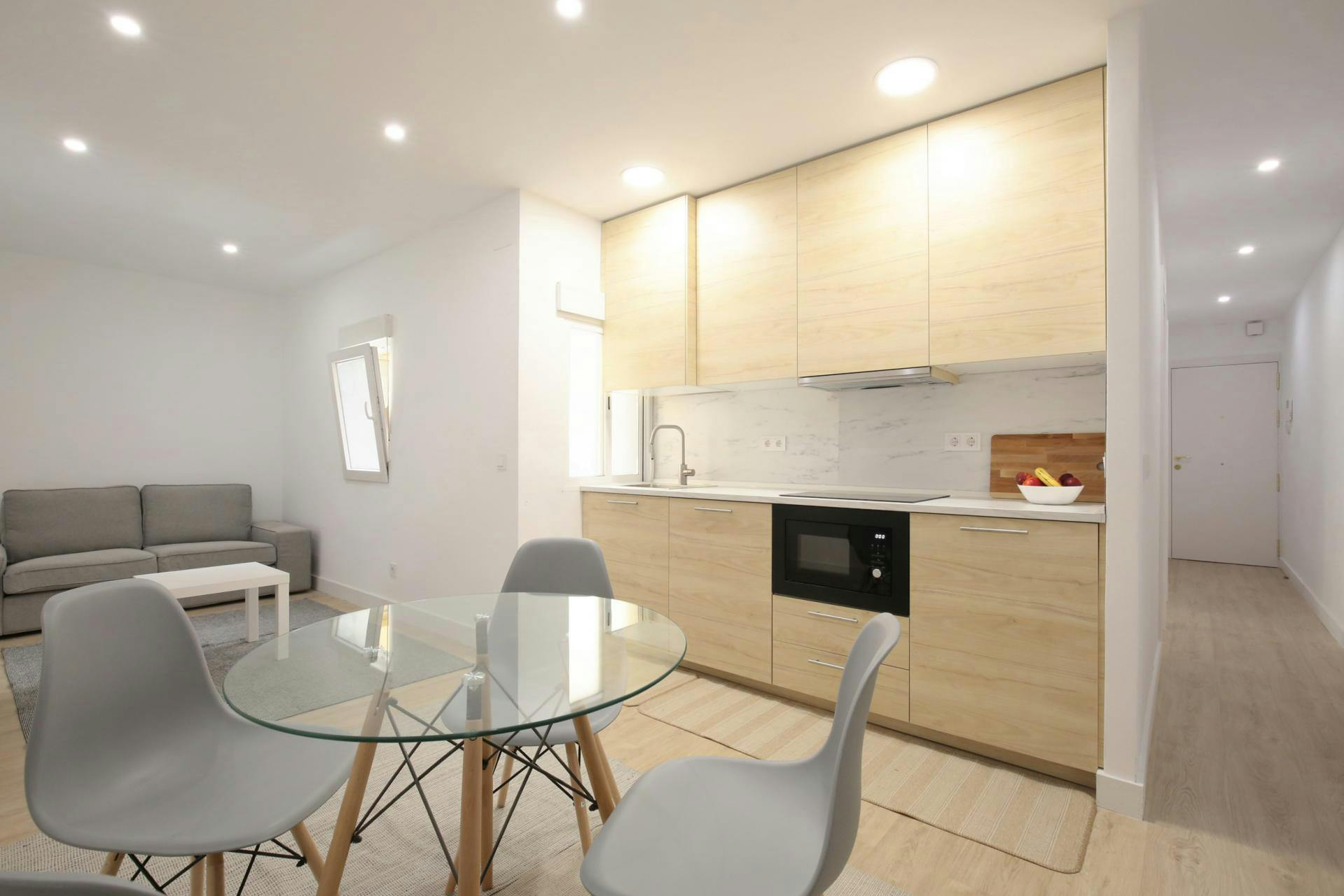 公寓 正在以 €1,395 的月租出租，其位于 Madrid, Calle de Gutierre de Cetina