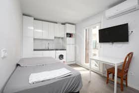 Apartamento en alquiler por 700 € al mes en Madrid, Calle Angosta de los Mancebos