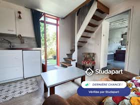 Appartement te huur voor € 485 per maand in Rouen, Rue des Peupliers