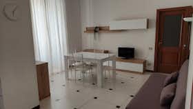 Apartment for rent for €650 per month in Capua, Via Roma