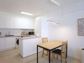 Appartement te huur voor DKK 35.795 per maand in Frederiksberg, Falkoner Alle