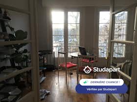 Casa in affitto a 350 € al mese a Caen, Place de la République