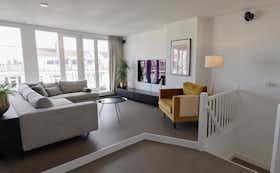 Appartamento in affitto a 1.950 € al mese a Amsterdam, Van Walbeeckstraat