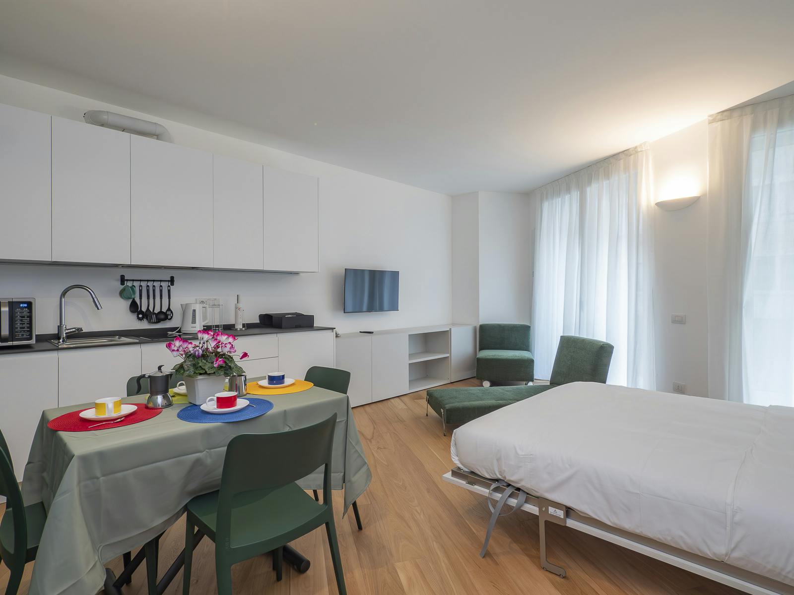 Studio for rent for €2,262 per month in Milan, Via Giovanni da Milano