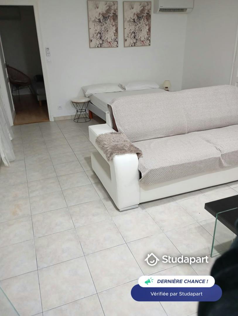 Hus att hyra för 1 200 € i månaden i Le Cannet, Avenue de la Borde