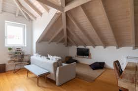 Apartment for rent for €1,200 per month in Porto, Rua Formosa