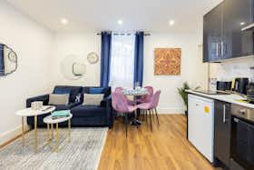 Apartamento para alugar por £ 3.249 por mês em Croydon, High Street