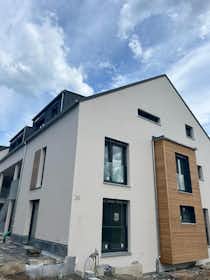 Apartment for rent for €1,300 per month in Kernen im Remstal, Rommelshauser Straße
