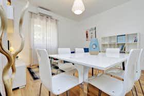 Wohnung zu mieten für 1.300 € pro Monat in Madrid, Calle del Barco