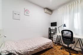 Private room for rent for €545 per month in Madrid, Calle de Juan Bravo