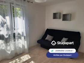 Apartament de închiriat pentru 420 EUR pe lună în Saint-André-les-Vergers, Route d'Auxerre