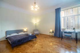 Appartement te huur voor € 1.385 per maand in Riga, Ģertrūdes iela