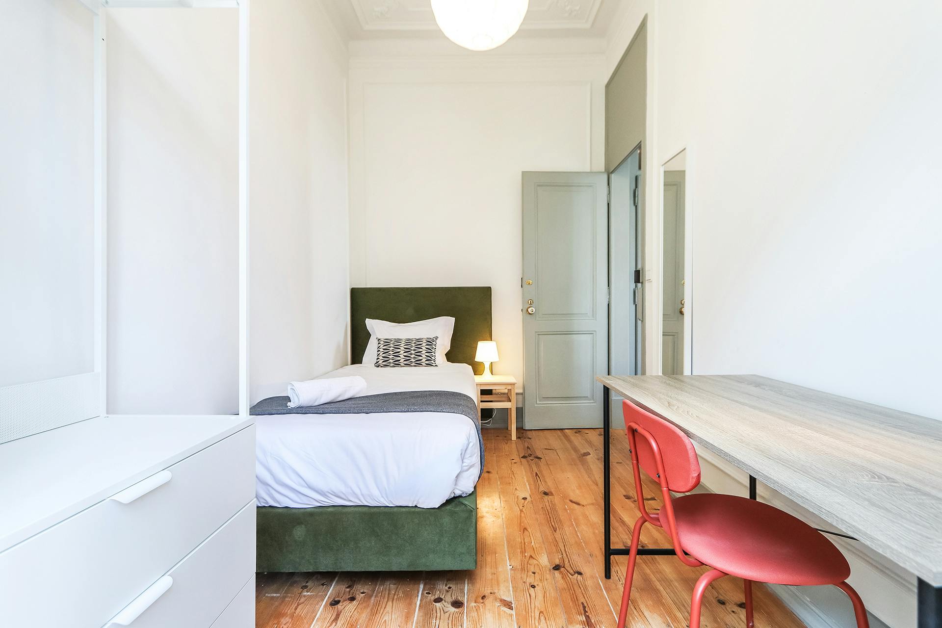 Rua Tenente Ferreira Durão, Lisbon preview