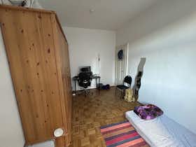 Private room for rent for €570 per month in Frankfurt am Main, Untere Rützelstraße