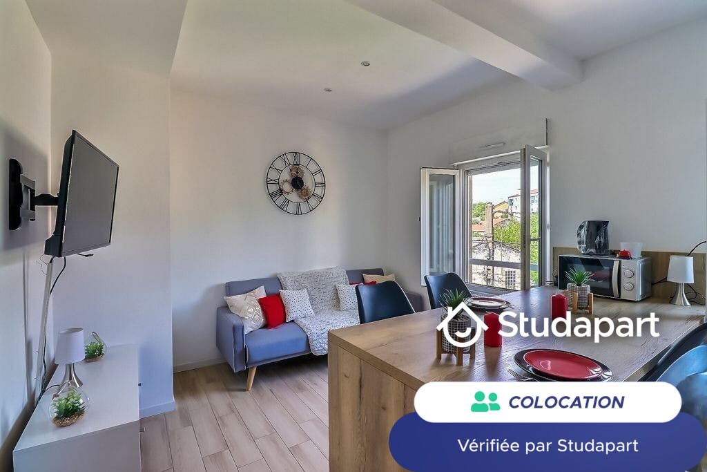 Private room for rent for €450 per month in Nîmes, Route d'Uzès