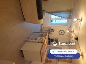 公寓 正在以 €610 的月租出租，其位于 Saint-Nazaire, Rue Jean-Pierre Dufrexou