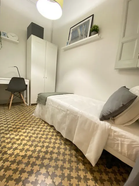 Private room in Carrer del Consell de Cent, Barcelona (1522476) room image 2