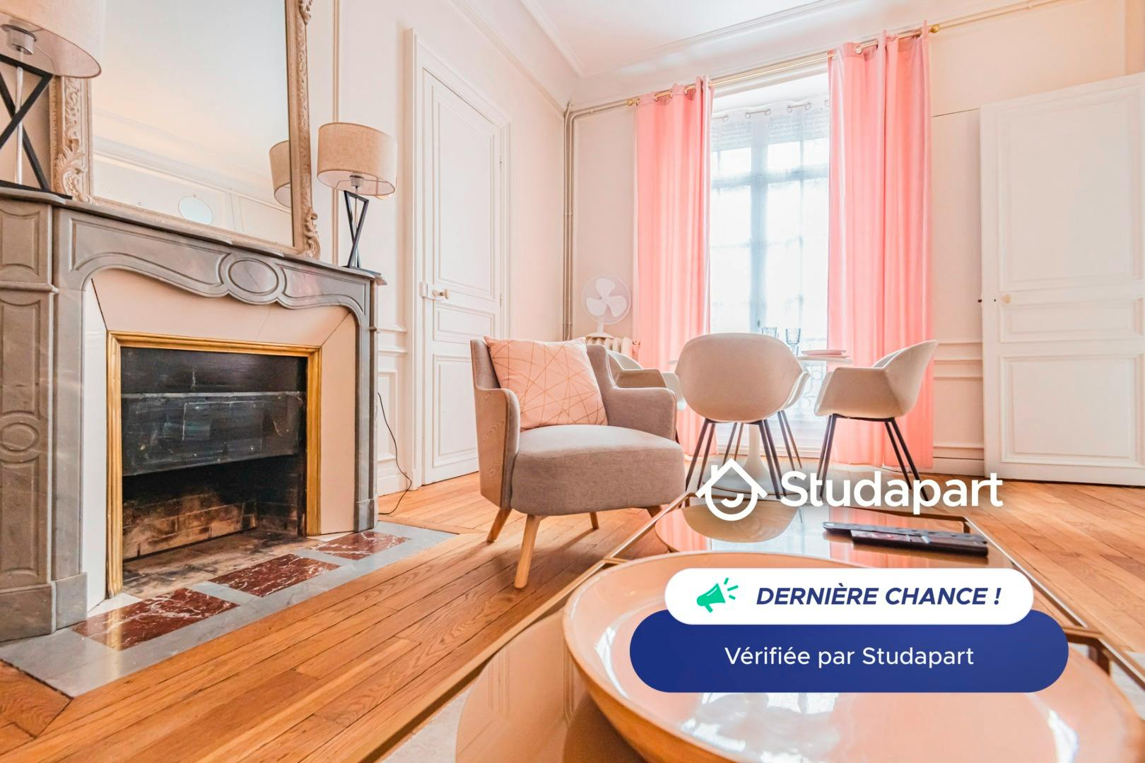 Apartment for rent for €1,490 per month in Reims, Rue Camille Lenoir