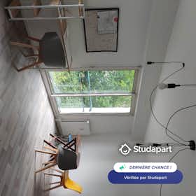 Appartement te huur voor € 590 per maand in Angers, Rue Saint-Exupéry