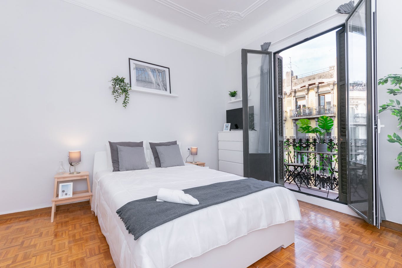 Carrer de Balmes, Barcelona preview