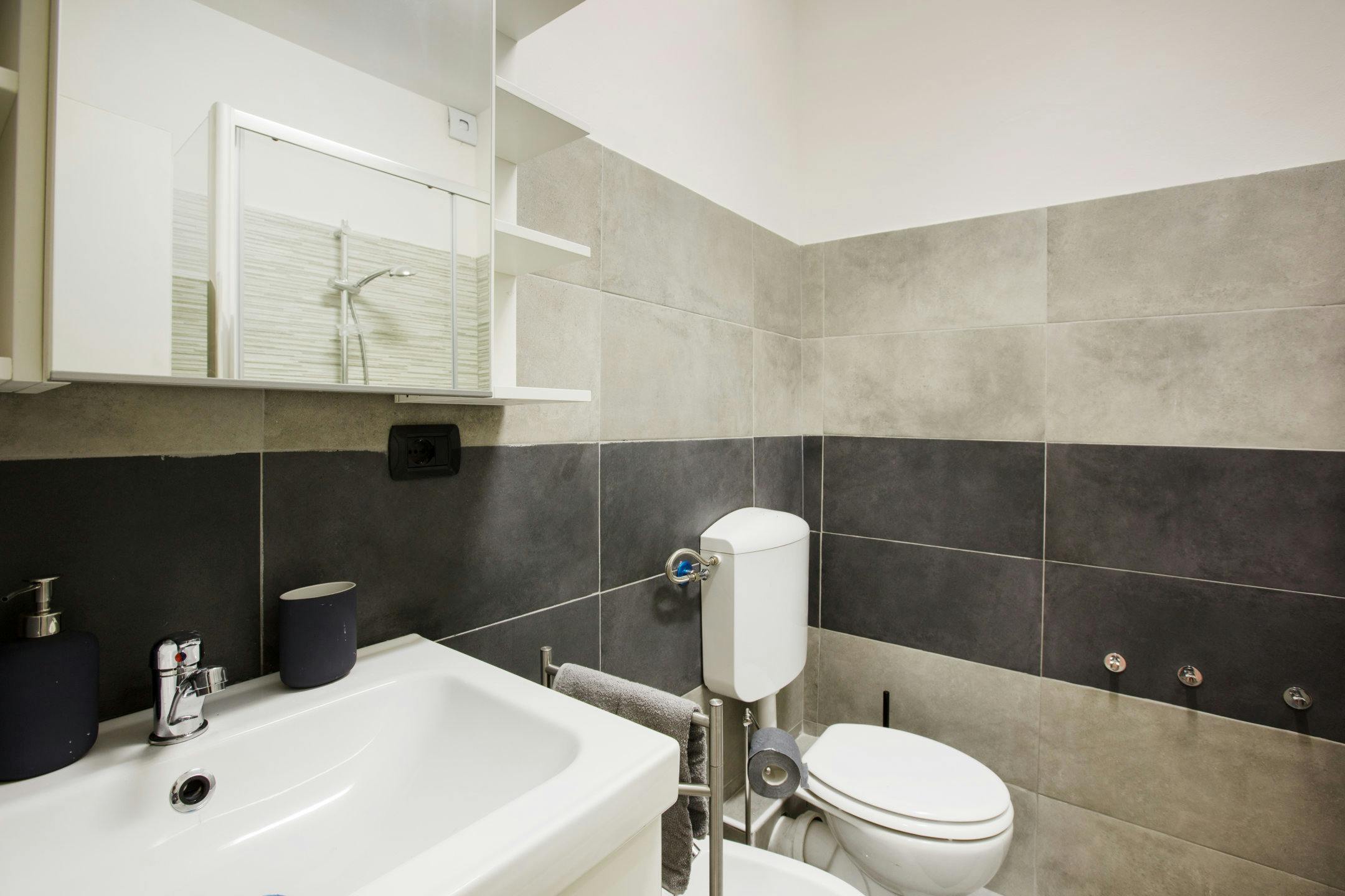 Single room Milan, 141m² — photo 5