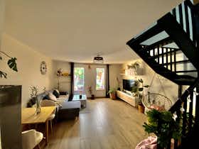 Dom do wynajęcia za 1200 € miesięcznie w mieście Cergy, Allée des Courtils