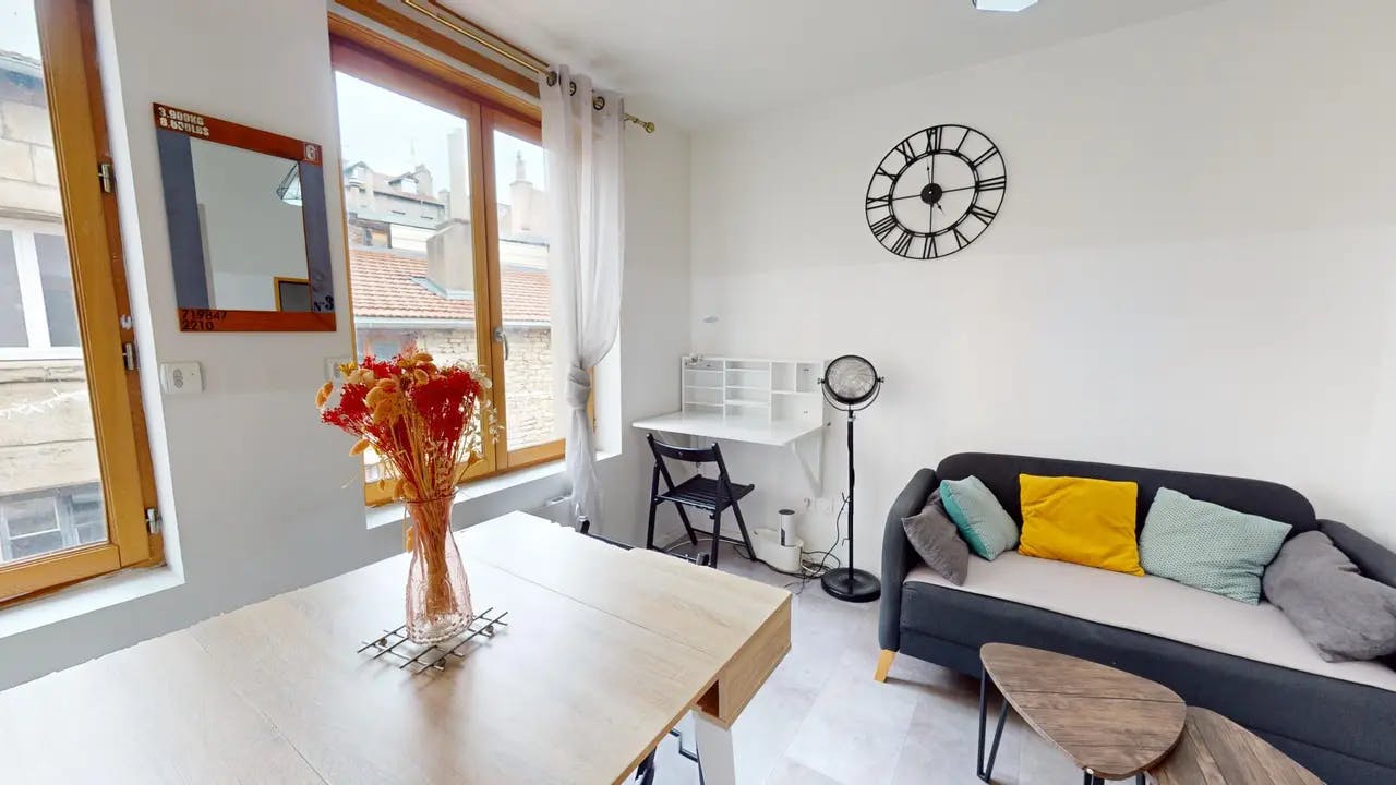 Garsonieră de închiriat pentru 480 EUR pe lună în Saint-Étienne, Rue des Martyrs de Vingre
