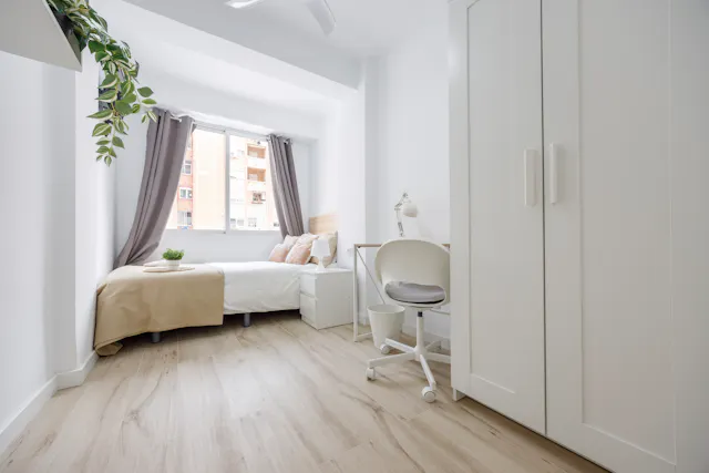 Private room in Carrer Campoamor, Valencia (1522621) room image 1