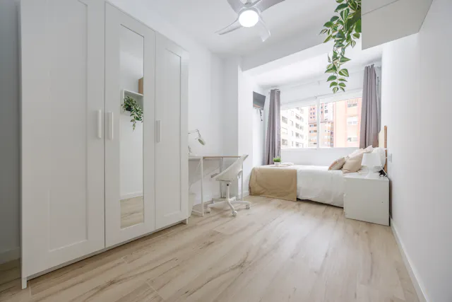Private room in Carrer Campoamor, Valencia (1522624) room image 1