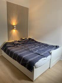 Mieszkanie do wynajęcia za 860 € miesięcznie w mieście Rosny-sous-Bois, Rue Louis Barthou