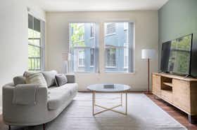 Appartamento in affitto a $6,814 al mese a Sunnyvale, Lakeside Dr
