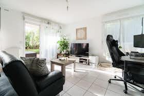 Apartment for rent for €1,200 per month in Cranves-Sales, Route des Picolettes