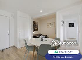 私人房间 正在以 €430 的月租出租，其位于 Caen, Boulevard Raymond Poincaré