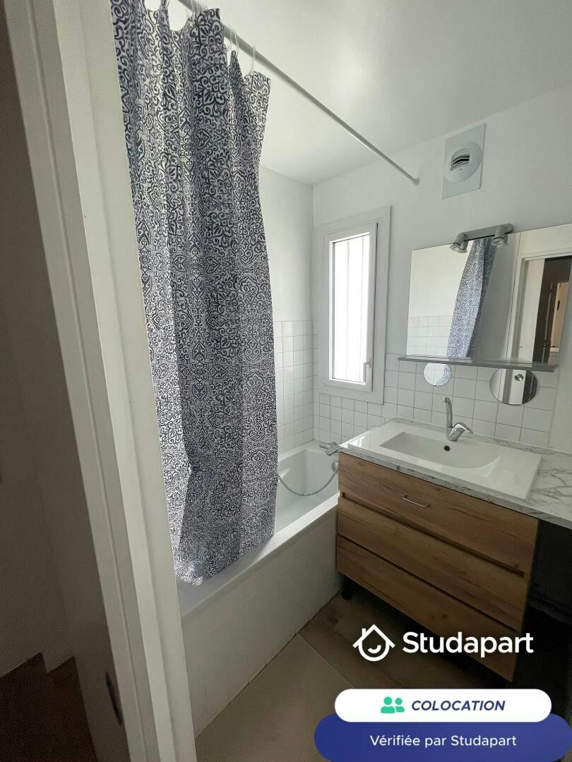 Private room for rent on Allée Beau Rivage, Nantes - Plus