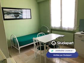 Apartment for rent for €480 per month in Dijon, Rue Béranger